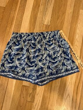 Max Studio Navy and White Leaf-Print Athletic Shorts